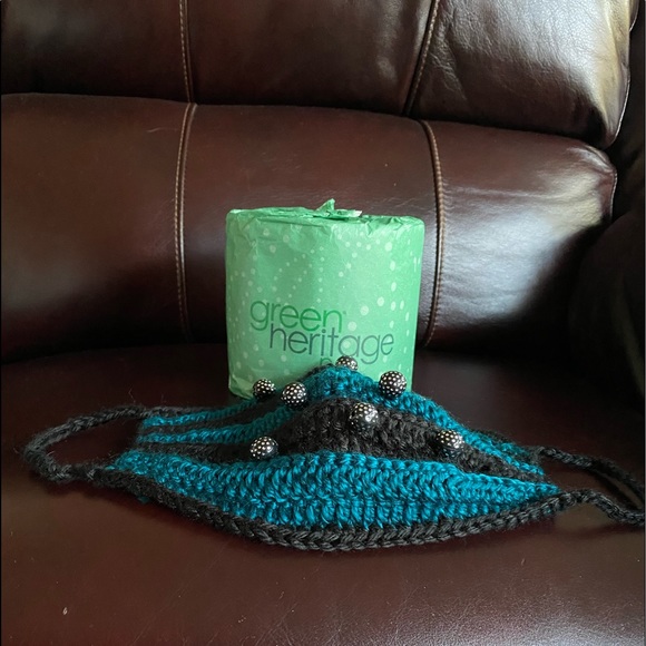 Decorative Hand-knitted Face Mask - Picture 5 of 11